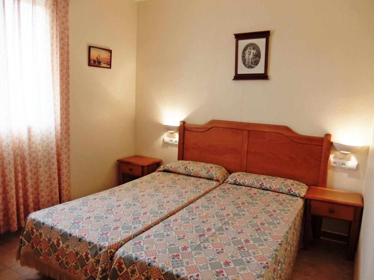 Los Juncos Apartamentos - Solo Familias Oliva Exteriör bild