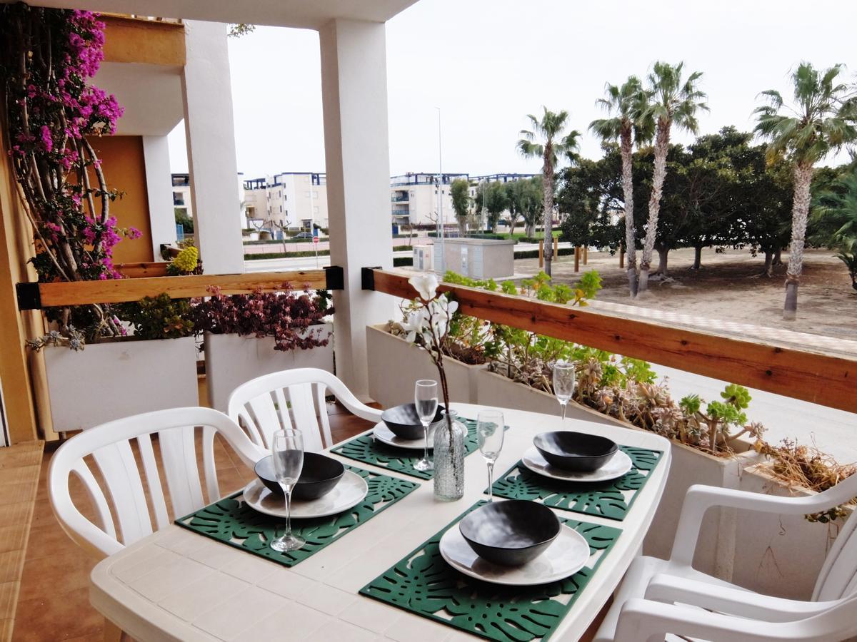 Los Juncos Apartamentos - Solo Familias Oliva Exteriör bild